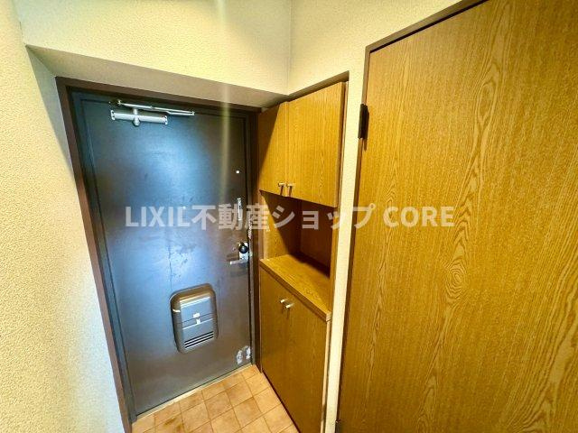 玄関ホールがスッキリ広々としていると帰る時も出ていく時も気持ちが良いものです！　