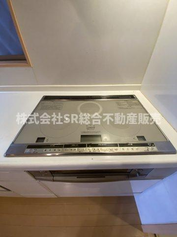 IH3口コンロ、グリル付きで安全でお掃除も楽です♪