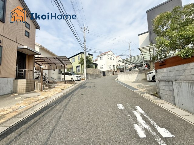 学校は、「伊川谷小学校」、「伊川谷中学校」のエリアとなっております。
