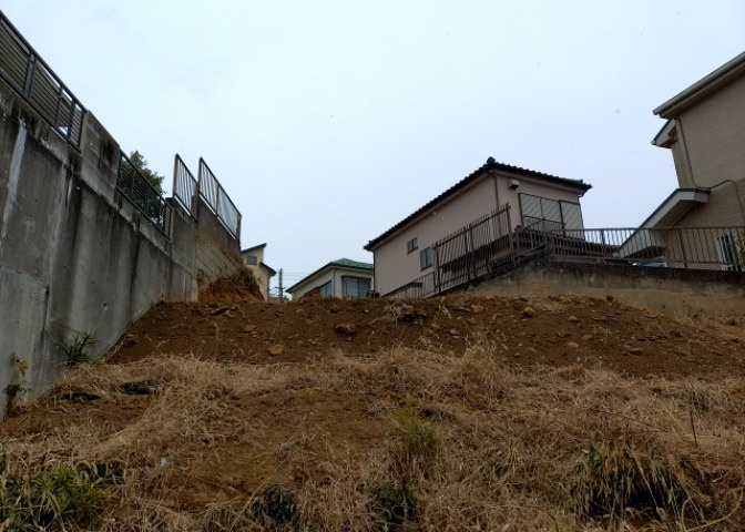 人が暮らすうえで日光は大切な要素となります。日当たりの良さは譲れないポイントですね。併せて近くに大きな建築物の建築予定がないか、あるいはそれが可能な土地が近くにないか事前に確認することもお勧めします。