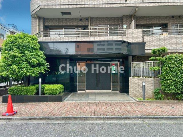 【エントランス】マンションのエントランスは、その物件の印象を決める、顔とも言える場所です。毎日通る場所ですからきれいなのが一番です。