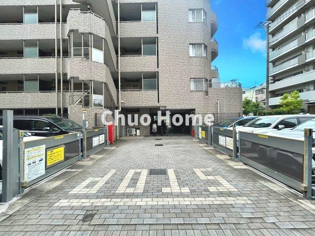 【敷地内駐車場】最新の空き状況や費用などの詳細は担当スタッフまでお問い合わせください。