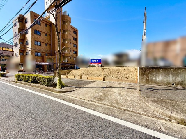 現地？