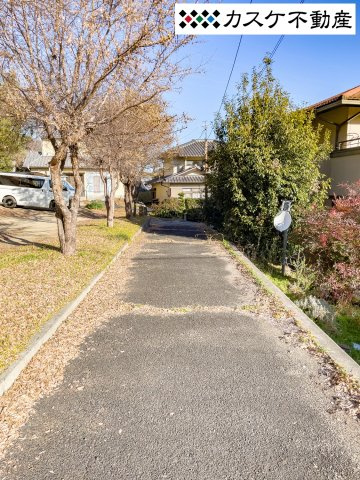 北、西、南側接道(基準外道路)はすべて農道