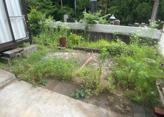 庭があることでガーデニングや家庭菜園はもちろん、こどもの遊び場やペットを放して遊ぶことができます。また、家の周囲に余裕があるということです。隣地との間があれば、十分な日当たりと、風通しが確保できます。
