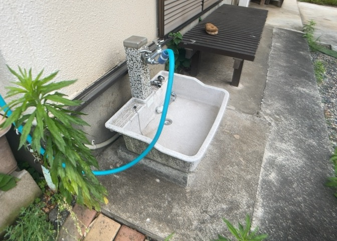 敷地内に散水栓や立水栓があると便利です。水道水を直接利用できるため、水を運ぶ手間を省くことが出来ます。大量の水を必要とする洗車作業や清掃などに役立ちます。その他設備とあわせて、現地でご確認ください。