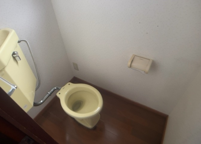 トイレは大きさや形、機能、抗菌性などが異なる多種多彩なタイプが各メーカーから出ています。それぞれに良さがあるため、事前にどういったタイプのトイレがいいのかをご家庭内で決めて、内見に行くといいでしょう。