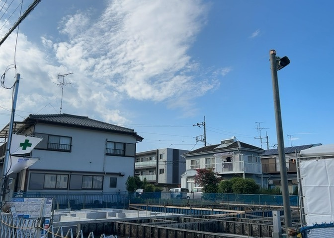 土地の地勢が高台の場合、景色を綺麗にみることができ、景色にこだわってお家探ししている方におすすめです！また平坦地よりも風通しがいいというメリットがあります。デメリットもあるので是非現地でご確認下さい。