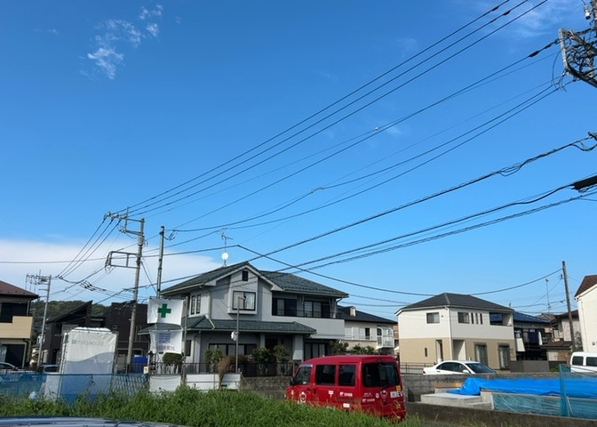 眺望を気にして物件を探す場合、前面に建物が建っていないか現地で確認しましょう！前面に建物があると景色はもちろん、日当たりや風通しにも影響が出てきます。住んだ時のことを想像しながら現地見学をしましょう。