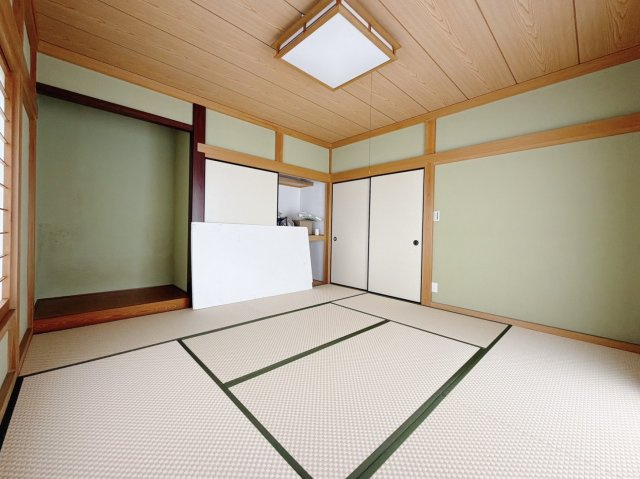 ■和室｜和室を書斎にしたり、冬にはコタツを敷いて家族みんなで年越しをするのもいいですね。家族みんなのお気に入りの空間になります♪