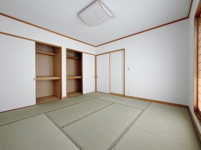 ■和室｜季節物がたくさん収納できる押し入れは衣替えや模様替えで大活躍！