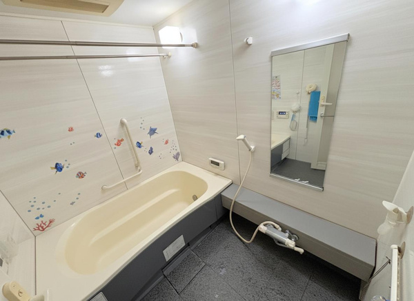 【シャリエ南大沢パークサイドテラスの浴室】