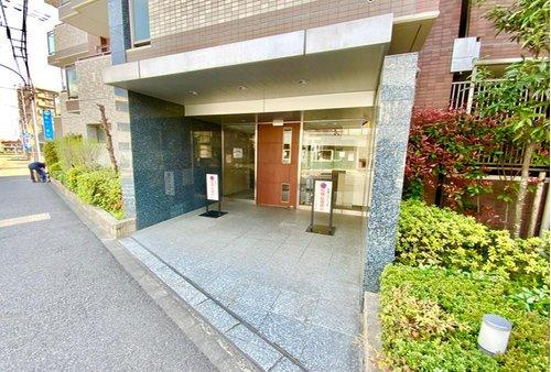 綺麗に整備されているエントランスです。