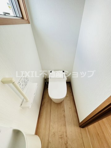 【真岡市長田5丁目 中古住宅のトイレ】