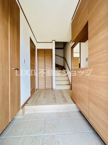 【真岡市長田5丁目 中古住宅の玄関】