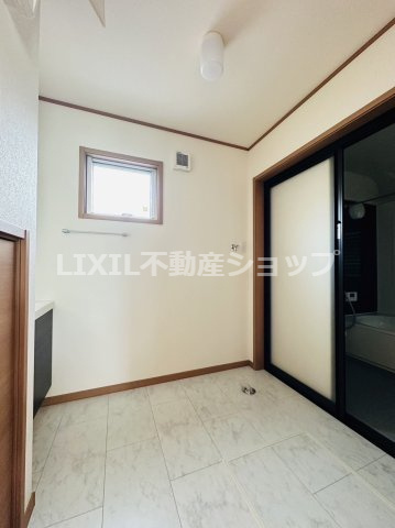 【真岡市長田5丁目 中古住宅の脱衣場】