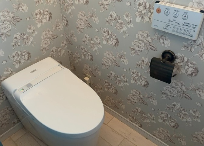 トイレは大きさや形、機能、抗菌性などが異なる多種多彩なタイプが各メーカーから出ています。それぞれに良さがあるため、事前にどういったタイプのトイレがいいのかをご家庭内で決めて、内見に行くといいでしょう。