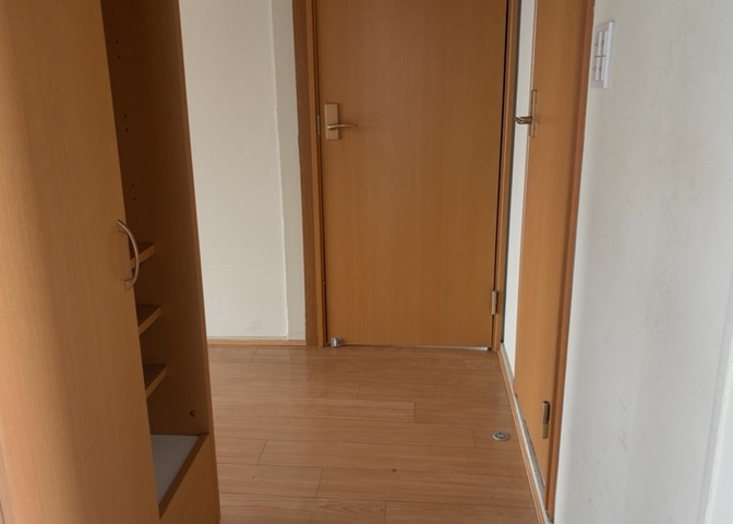 内装はとにかくおしゃれなものがいい！と選ぶ前に、まず住んだ後のことを想像してみましょう。住んでみたらコンセントの位置が悪くて使いにくいなど出てきます。事前にどの家電をどこに置くか想定しておきましょう。