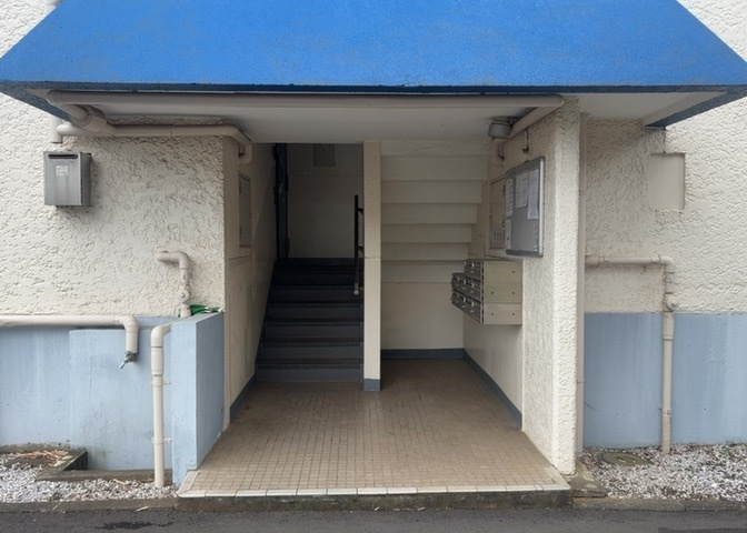 マンションのエントランスには、もともと風よけや防犯の役割がありますが、マンションによって宅配ボックスなどの設備が備わっている所もあります。日々の生活をイメージしながら生活しやすさをチェックしましょう。
