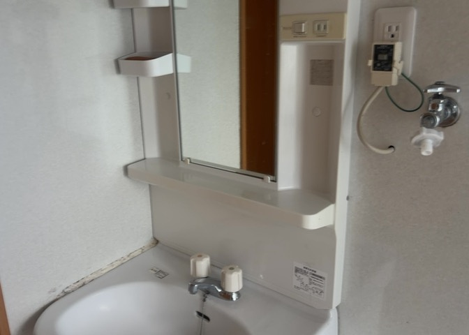 洗面化粧台では顔を洗ったり、身だしなみを整えることが本来の使い方ですが、用途によっては洗面化粧台に求められる機能が違ってくるため、ご自身や家族のライフスタイルに合ったものを選ぶことをおすすめ致します。