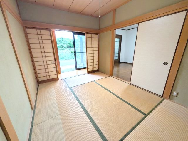 落ち着いた雰囲気の和室付きです