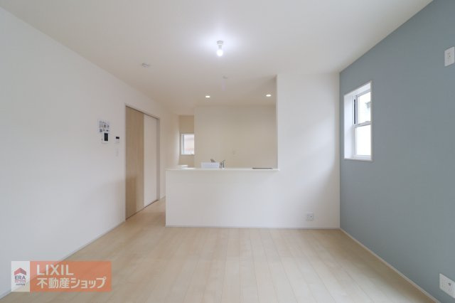 【ダイニング】現地完成写真。家族でくつろげるダイニングです。