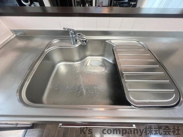 扱いやすいステンレス素材のシンク◇