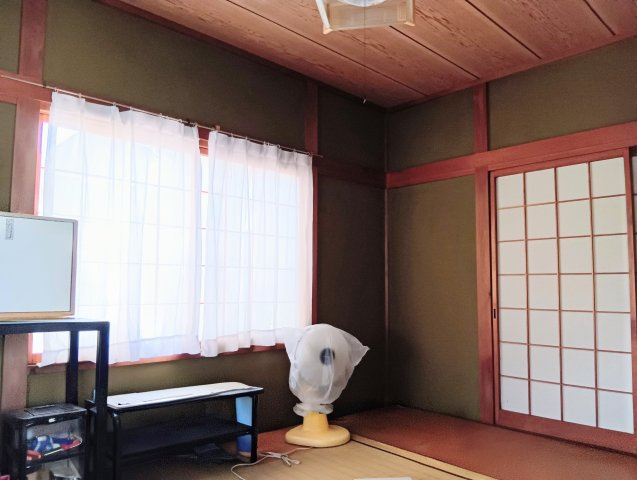 離れ：独立性の高いはなれの和室。落ち着いた時間を過ごせる心地よい一室です。