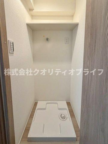 洗面所にランドリースペースがございますので、洗濯の際の動線も取りやすい造りになっています。