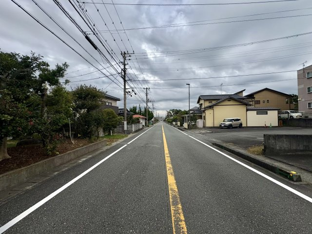 JR東海道線【東田子の浦駅】まで徒歩10分です。東海道新幹線【新富士駅】まで車で10分です。