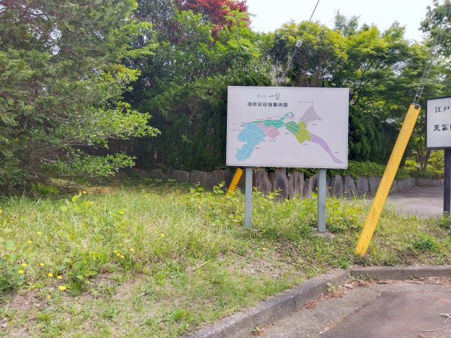 イトーピア一碧別荘地内に位置しています。メイン通りには桜並木やケヤキ並木が広がります。