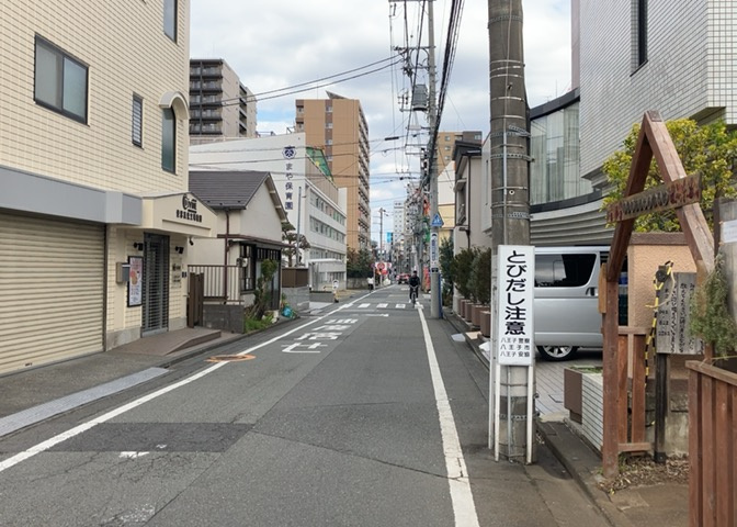 眺望の良さを楽しめるダイニングキッチンで家族団らんの時間を過ごしてはいかがでしょうか。バルコニーから見える景色を家族で眺める時間は、時間が経つのを忘れてしまいそうですね。是非、現地を見に行きましょう！