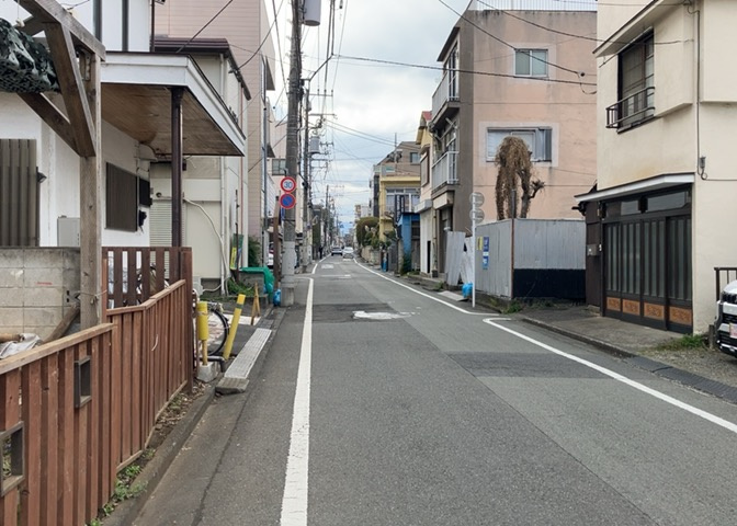 景色重視でお家選ぶをするとスーパーが遠い！学校が遠い！など生活をするうえで利便性で困ることもあります。まず一度現地を見学する際に、周辺の施設などがあるかを確認し、暮らし始めた後のことを想像しましょう。
