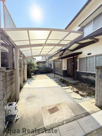 前面道路含む現地写真です