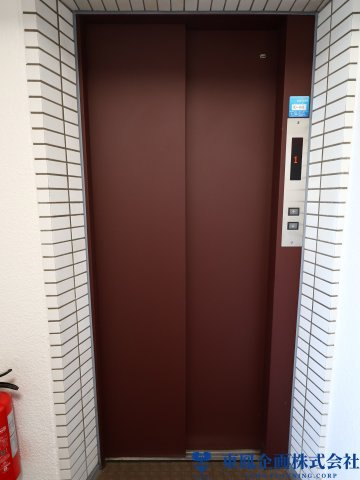 お部屋までの移動が楽になるエレベーター付き