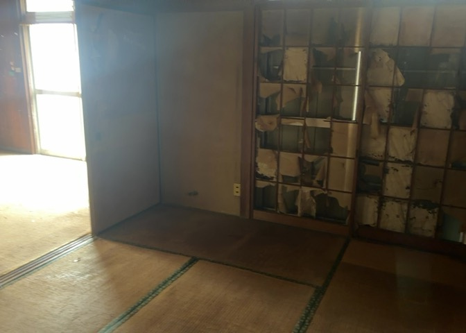 寝室でゆっくりと過ごすためにはベッド周りの適度な空間を担保することや窓の位置、照明の明るさ、寝室の広さなどを考える必要があります。自身や家族の構成とライフスタイルに併せて寝室にする部屋を選びましょう！