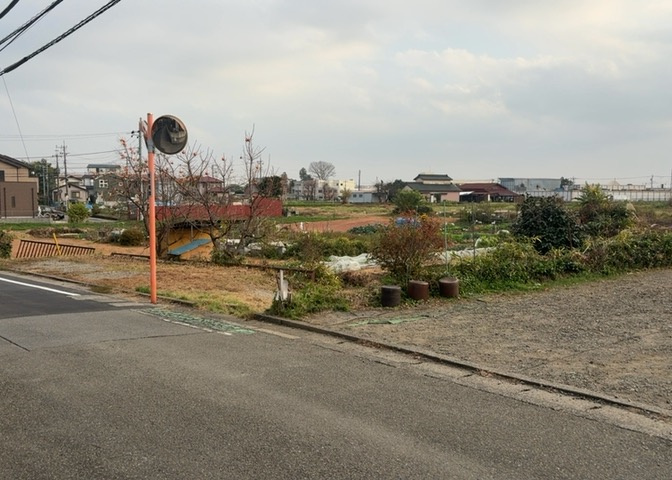 物件の詳細については、現地を見てわかること以外に、役所や法務局などで調べないとわからないことがあります。そのため、現地に行く場合は、もしこの物件を買ったらどのような生活ができるかをイメージしましょう。