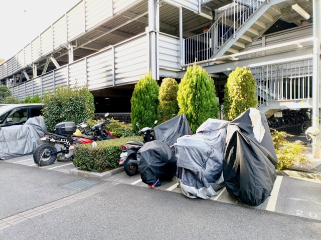 【バイク置き場】