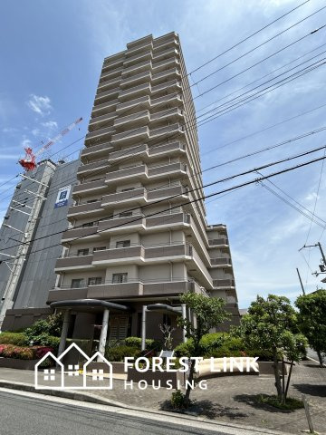引き回しバルコニーにつき陽当たり良好の一室です。