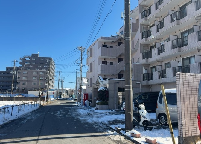 隣家の土地はどうなっているのか、生活利便施設が近くにあるのか、学校まで近いかなど、お客様のライフスタイルにあわせたイメージが重要です。また、近くにあると困る施設が近くにないかも確認するといいでしょう。