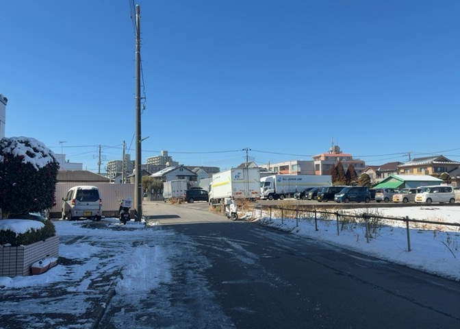 眺望の良さを楽しめるダイニングキッチンで家族団らんの時間を過ごしてはいかがでしょうか。バルコニーから見える景色を家族で眺める時間は、時間が経つのを忘れてしまいそうですね。是非、現地を見に行きましょう！