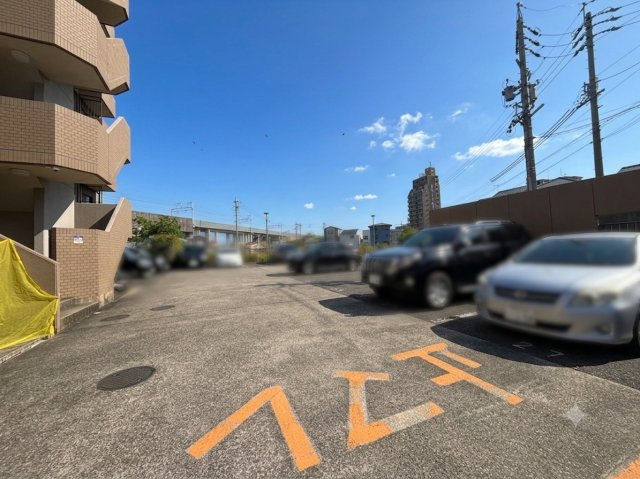 駐車場は平面式♪