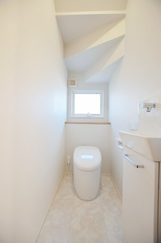 普段のお手入れが簡単！みんなが落ち着いて使えるトイレ空間　※施工イメージです