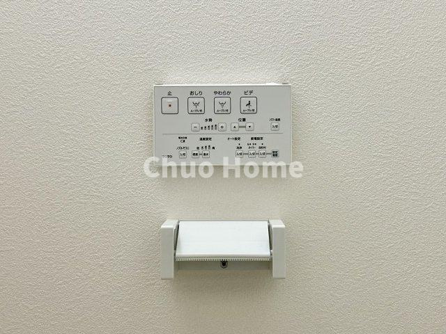 【ウォシュレット】清潔に使いたいお手洗いには最適な設備です。もちろんウォームレットも標準装備です。