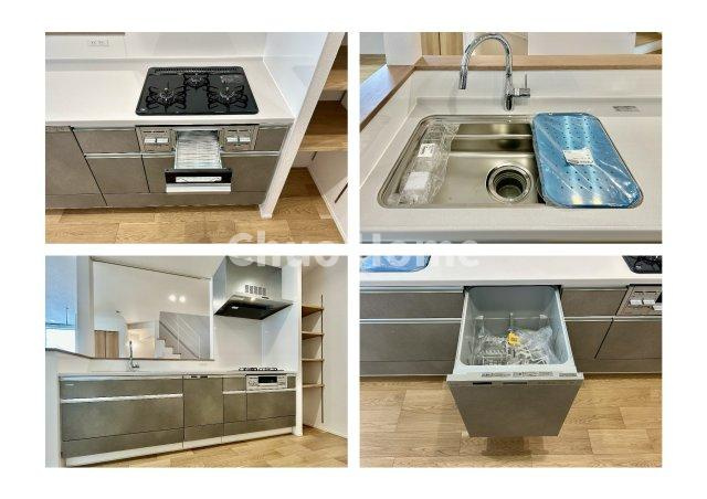【システムキッチン】ワイドで収納豊富な使い勝手の良いカウンターキッチンには、食洗器・伸縮タイプのキッチン水栓、三ツ口コンロ・魚焼きグリルなどの便利な設備が標準完備されています。