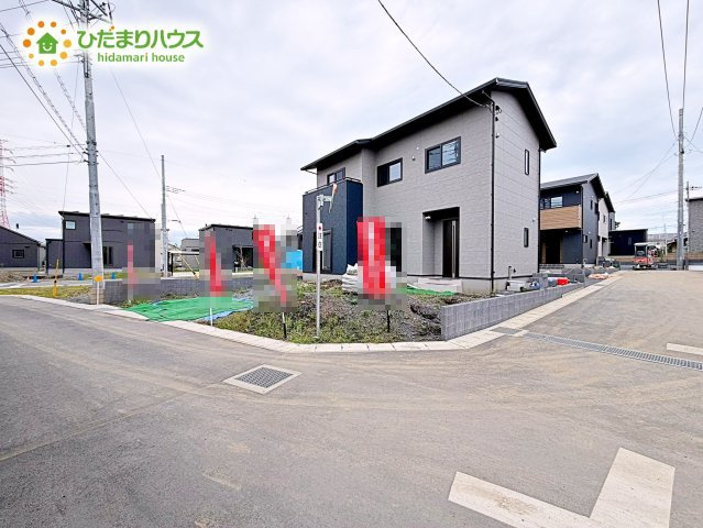 繁華街のようなにぎやかさがないため、車の音や話し声が少なく、静かな生活を望む人に適している閑静な住宅地！