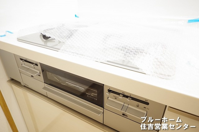 お料理が楽しくなる3口コンロ・グリル付き！