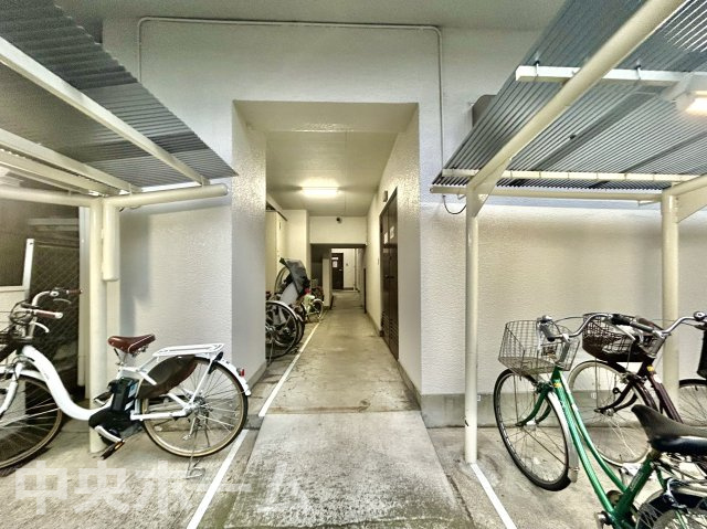 【自転車置き場】最新の空き状況や費用などの詳細は担当スタッフまでお問い合わせください。