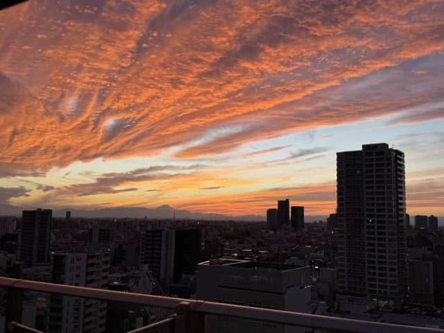 一日中空の景色を楽しめる開放感ビュー