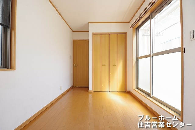 3階にある約5帖の洋室です！